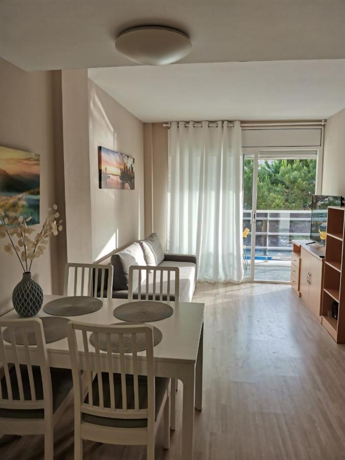 Apartment Near The Sea In บลาเนส ภายนอก รูปภาพ