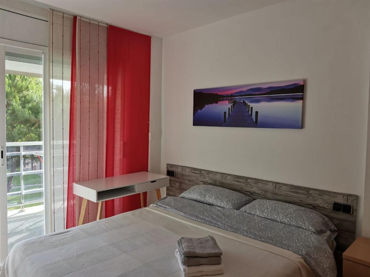 Apartment Near The Sea In บลาเนส ภายนอก รูปภาพ