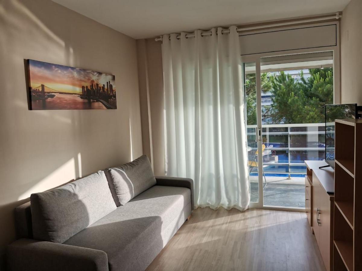 Apartment Near The Sea In บลาเนส ภายนอก รูปภาพ